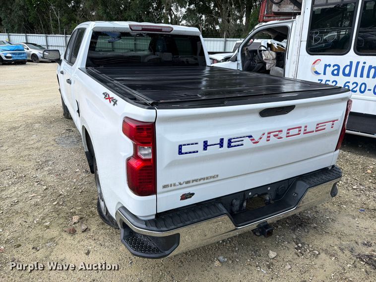 image for item YA4038 2021 Chevrolet Silverado 1500 Crew Cab pickup truck