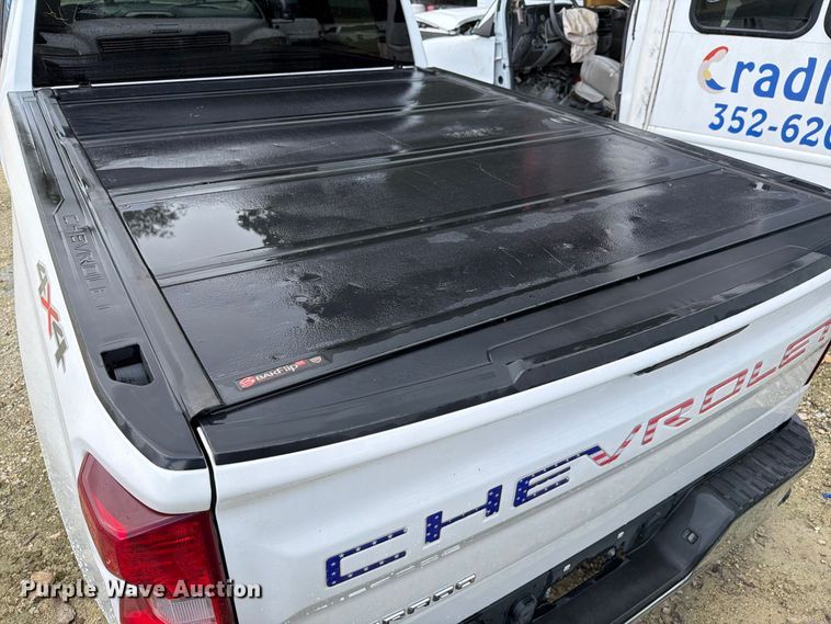 image for item YA4038 2021 Chevrolet Silverado 1500 Crew Cab pickup truck