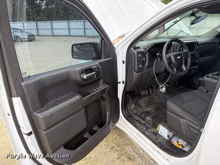 image for item YA4038 2021 Chevrolet Silverado 1500 Crew Cab pickup truck