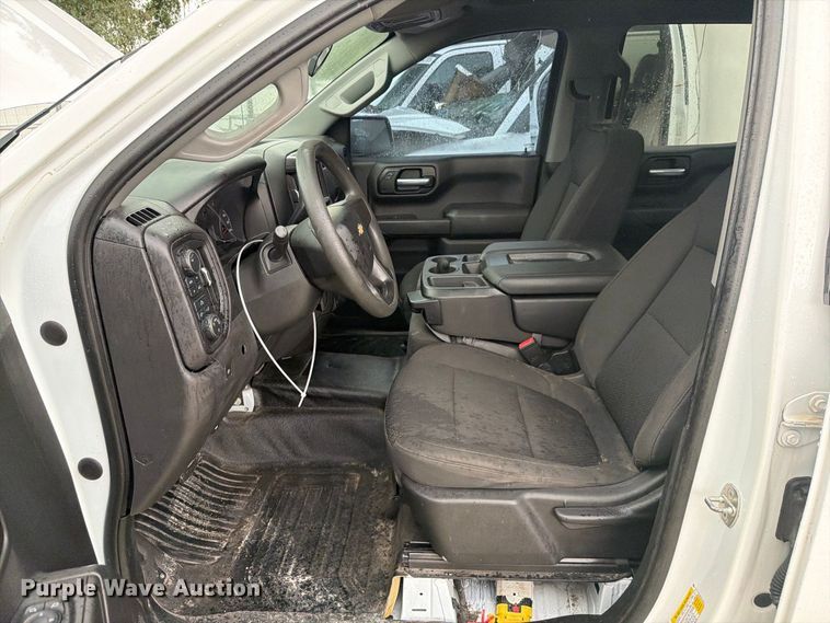 image for item YA4038 2021 Chevrolet Silverado 1500 Crew Cab pickup truck