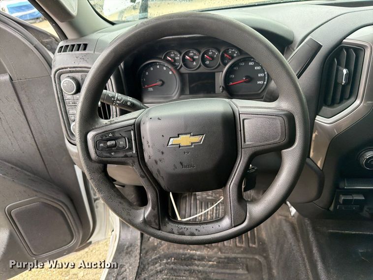 image for item YA4038 2021 Chevrolet Silverado 1500 Crew Cab pickup truck