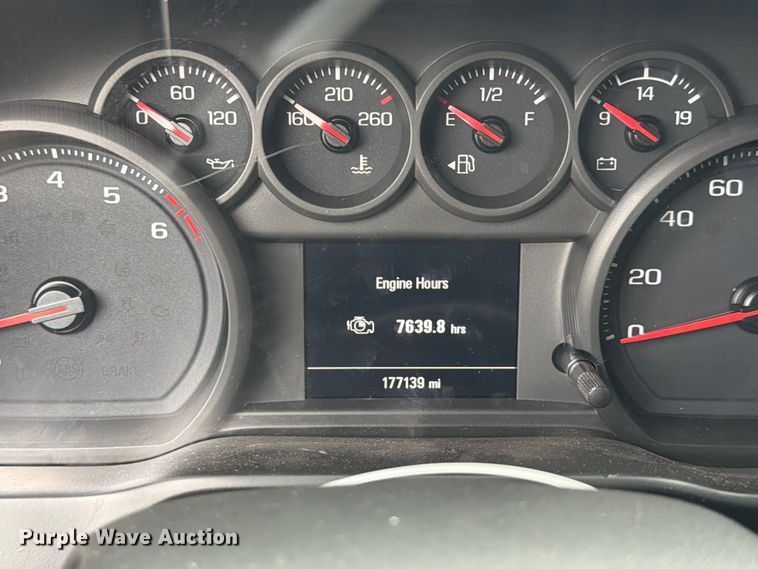 image for item YA4038 2021 Chevrolet Silverado 1500 Crew Cab pickup truck