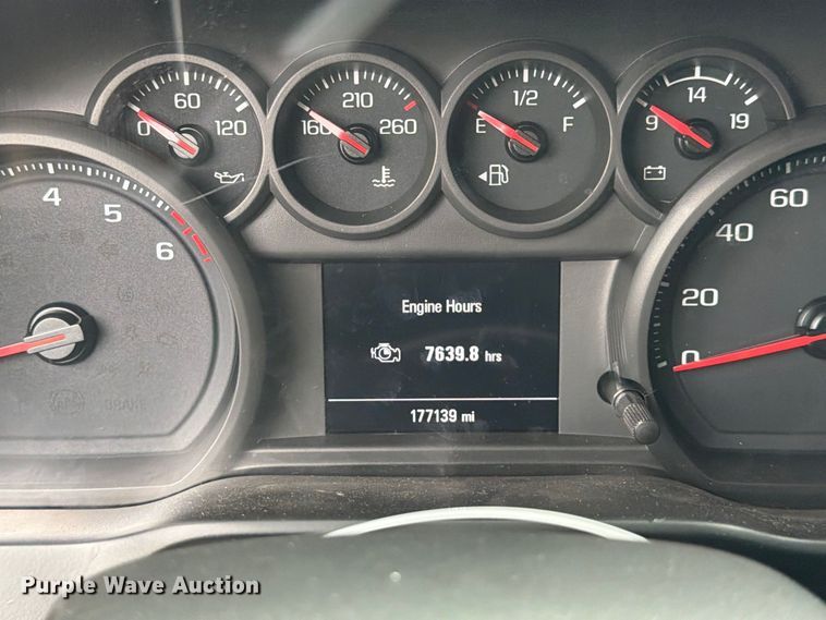 image for item YA4038 2021 Chevrolet Silverado 1500 Crew Cab pickup truck