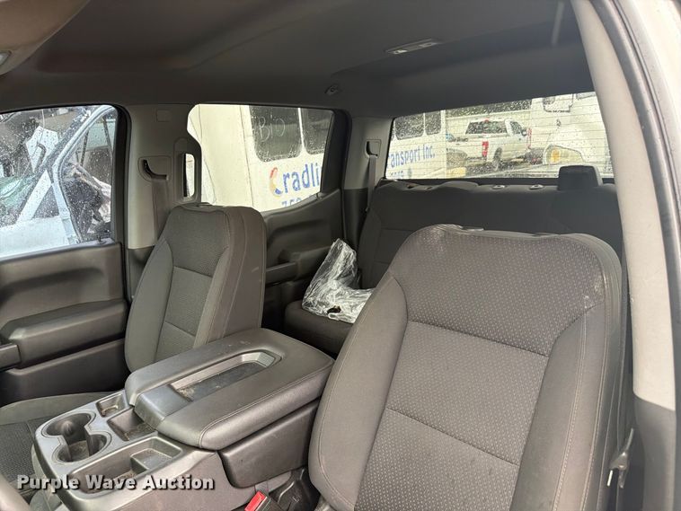 image for item YA4038 2021 Chevrolet Silverado 1500 Crew Cab pickup truck