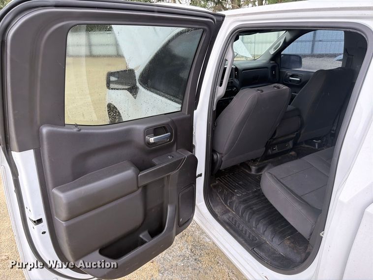 image for item YA4038 2021 Chevrolet Silverado 1500 Crew Cab pickup truck