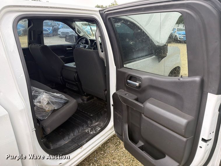 image for item YA4038 2021 Chevrolet Silverado 1500 Crew Cab pickup truck