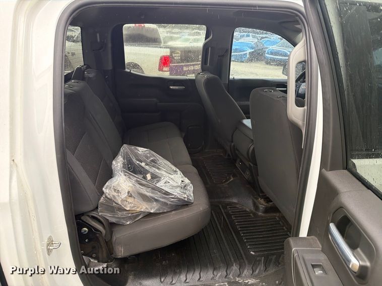 image for item YA4038 2021 Chevrolet Silverado 1500 Crew Cab pickup truck