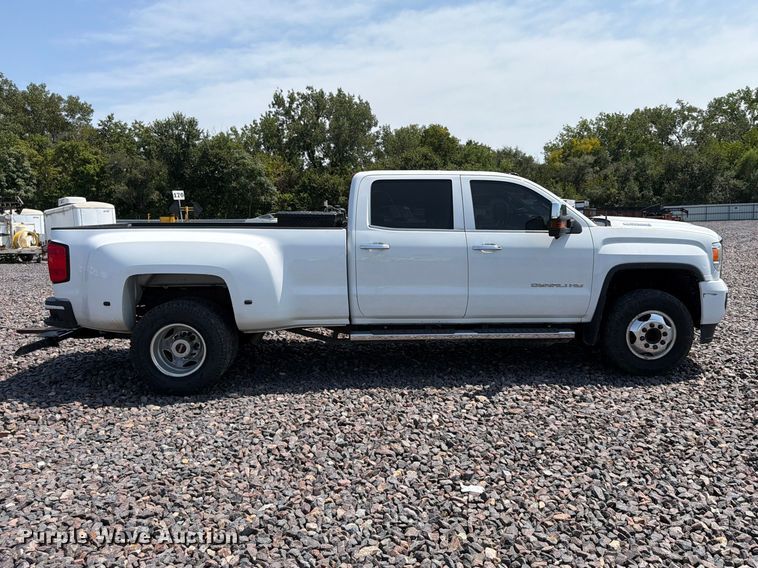 image for item YA4308 2017 GMC Sierra 3500HD Denali Crew Cab pickup truck