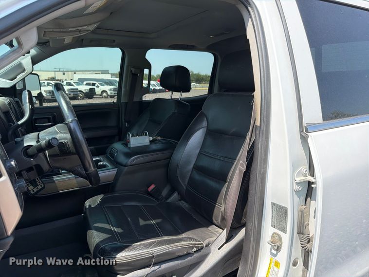 image for item YA4308 2017 GMC Sierra 3500HD Denali Crew Cab pickup truck