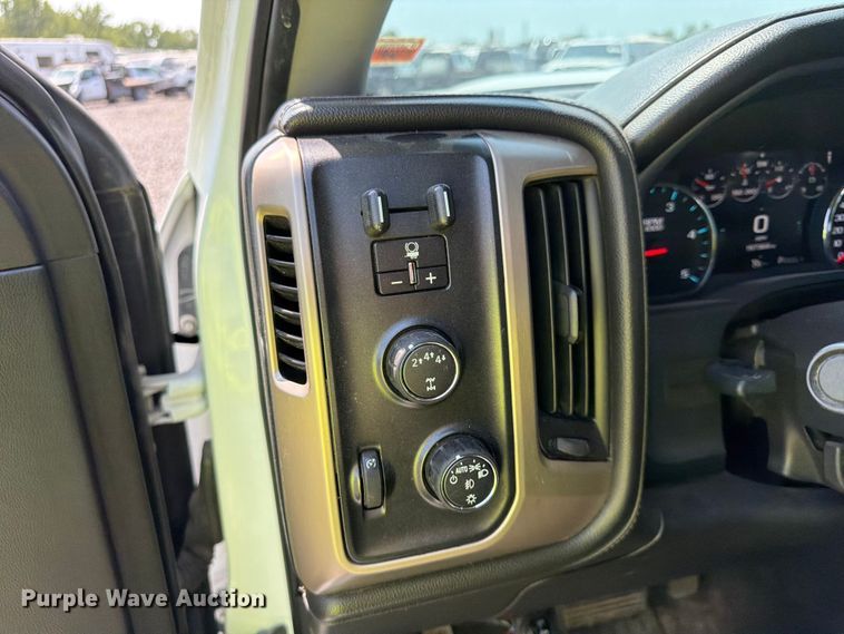 image for item YA4308 2017 GMC Sierra 3500HD Denali Crew Cab pickup truck