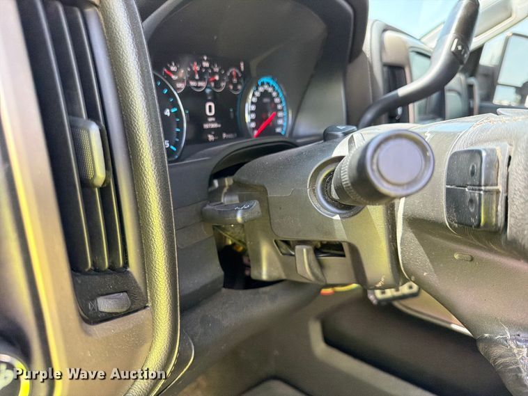 image for item YA4308 2017 GMC Sierra 3500HD Denali Crew Cab pickup truck