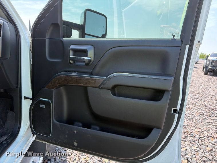 image for item YA4308 2017 GMC Sierra 3500HD Denali Crew Cab pickup truck