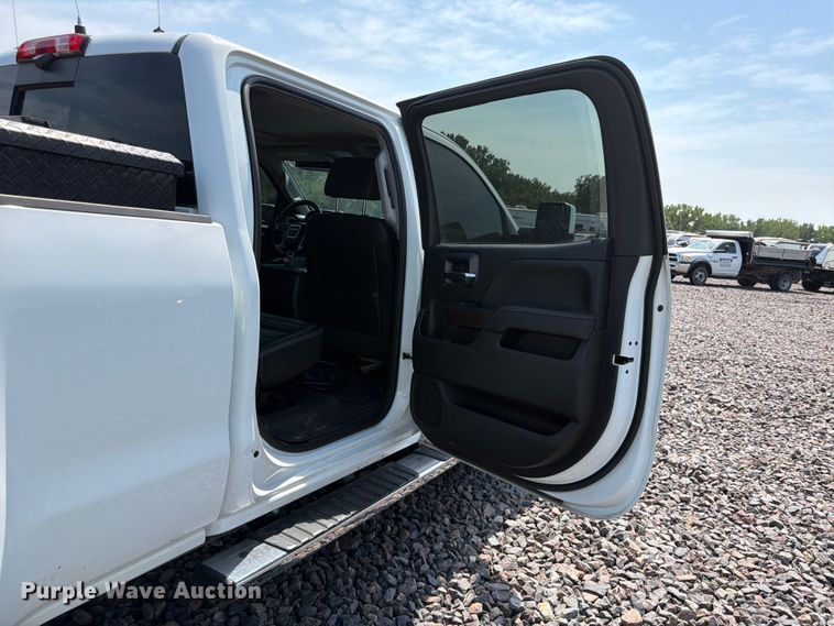 image for item YA4308 2017 GMC Sierra 3500HD Denali Crew Cab pickup truck