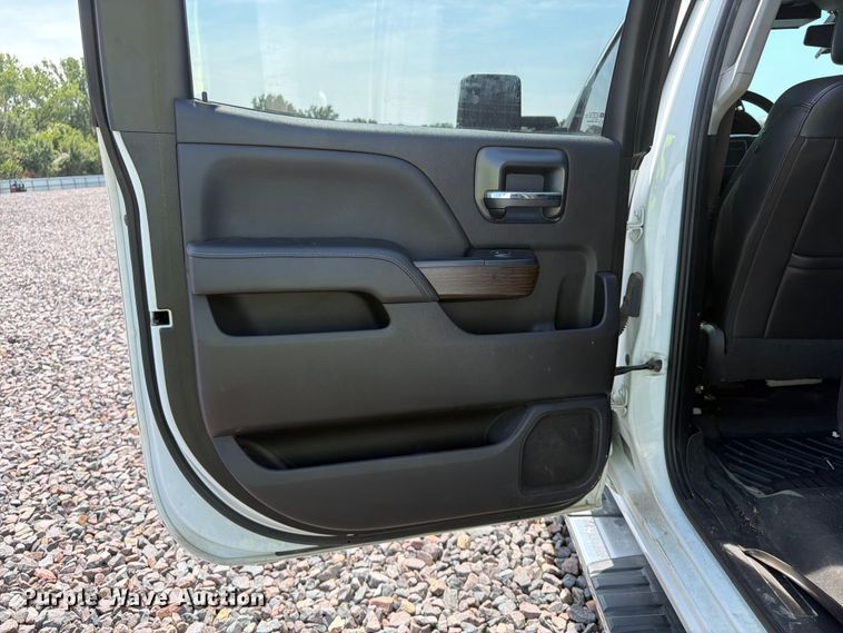 image for item YA4308 2017 GMC Sierra 3500HD Denali Crew Cab pickup truck