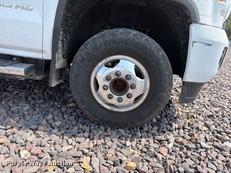 image for item YA4308 2017 GMC Sierra 3500HD Denali Crew Cab pickup truck