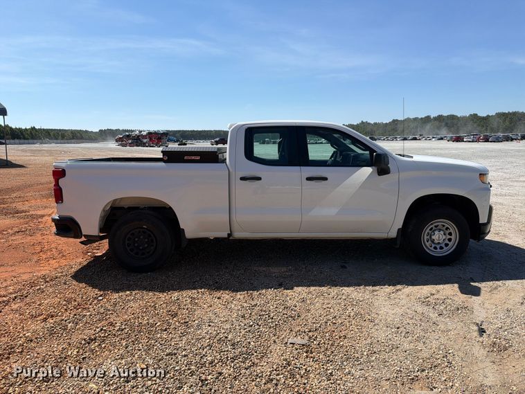 image for item YA4529 2022 Chevrolet Silverado 1500 Crew Cab pickup truck
