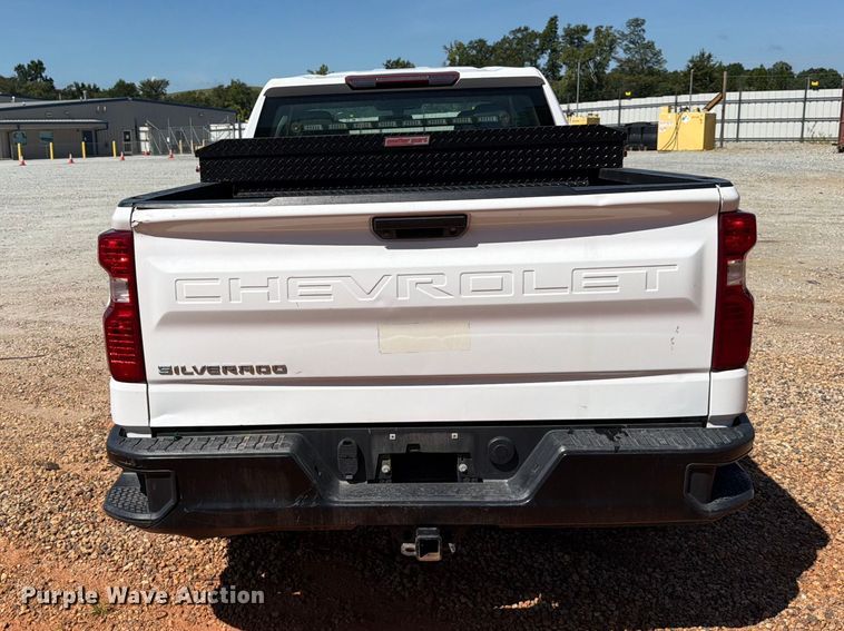 image for item YA4529 2022 Chevrolet Silverado 1500 Crew Cab pickup truck