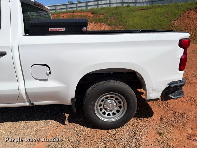 image for item YA4529 2022 Chevrolet Silverado 1500 Crew Cab pickup truck
