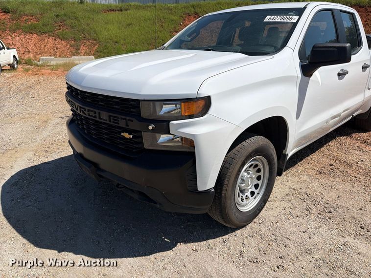 image for item YA4529 2022 Chevrolet Silverado 1500 Crew Cab pickup truck