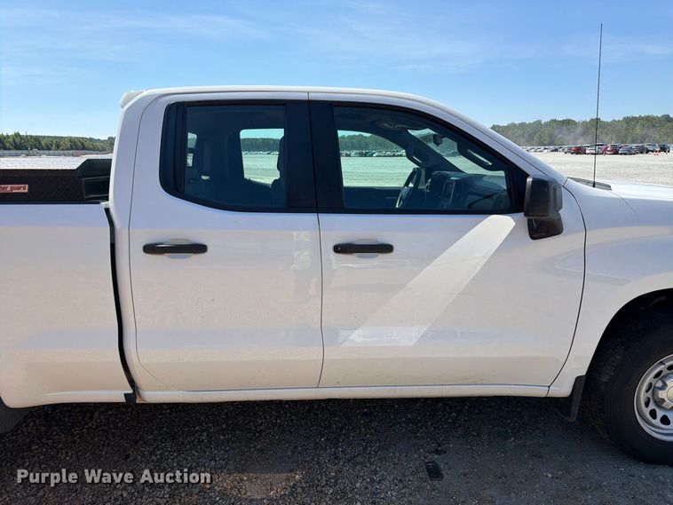 image for item YA4529 2022 Chevrolet Silverado 1500 Crew Cab pickup truck