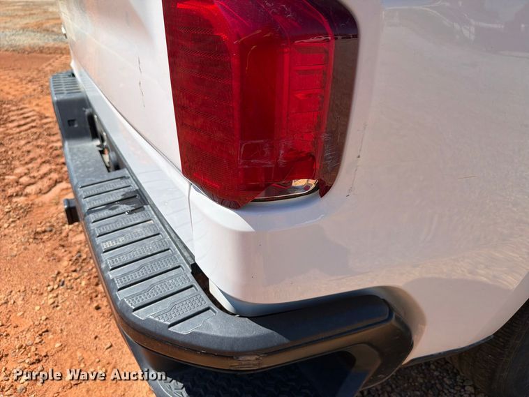 image for item YA4529 2022 Chevrolet Silverado 1500 Crew Cab pickup truck