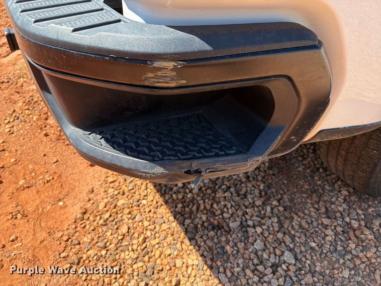 image for item YA4529 2022 Chevrolet Silverado 1500 Crew Cab pickup truck