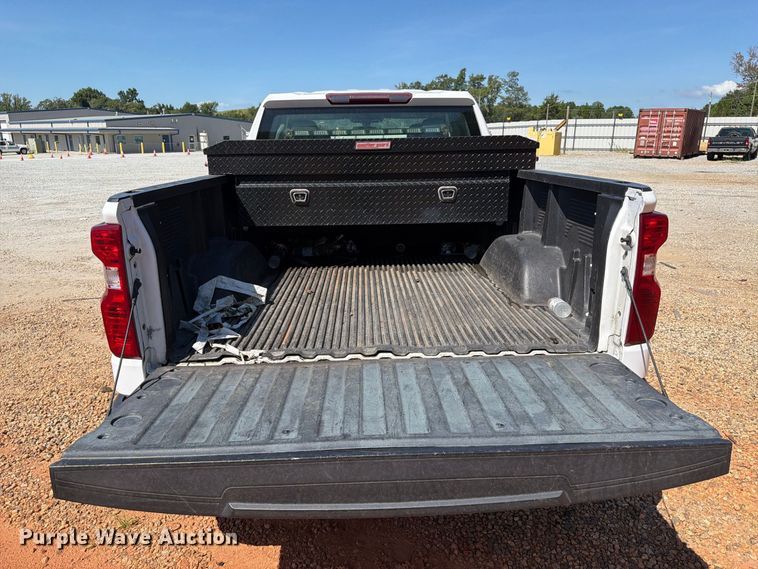 image for item YA4529 2022 Chevrolet Silverado 1500 Crew Cab pickup truck