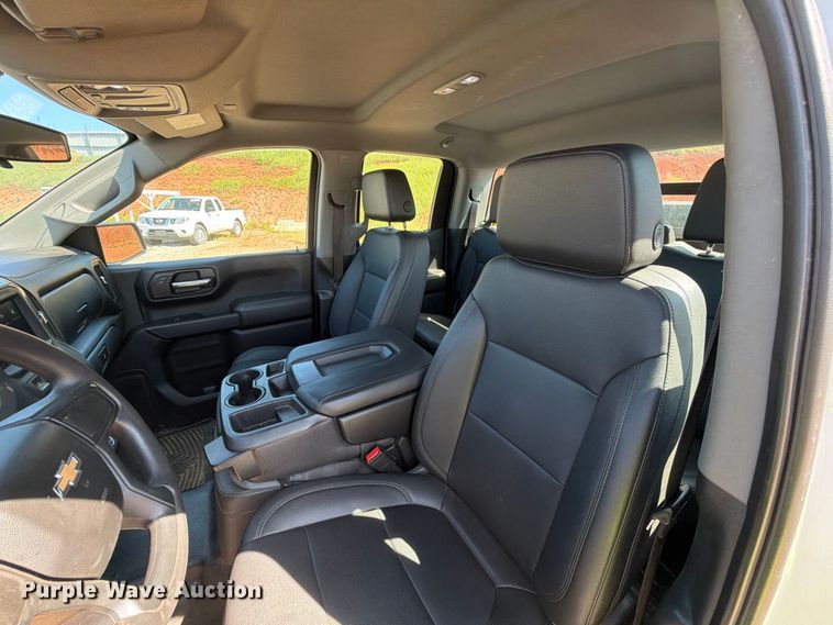 image for item YA4529 2022 Chevrolet Silverado 1500 Crew Cab pickup truck