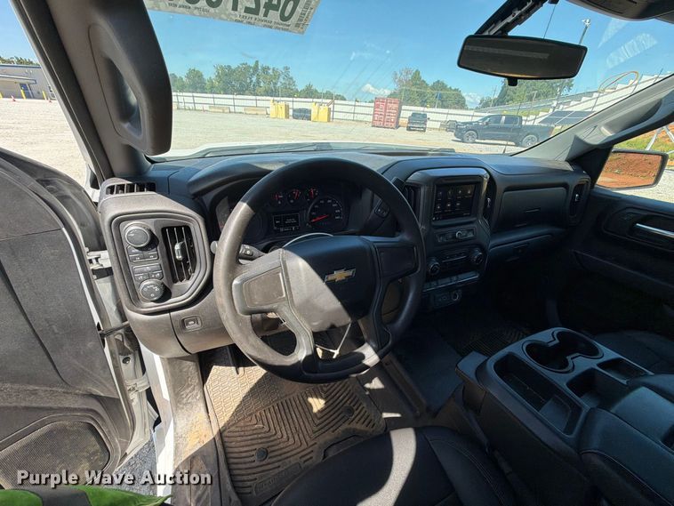 image for item YA4529 2022 Chevrolet Silverado 1500 Crew Cab pickup truck