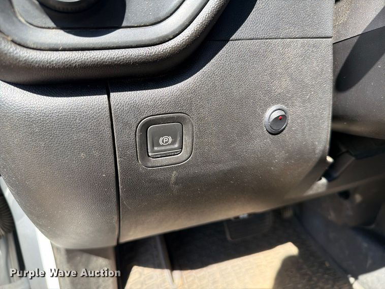 image for item YA4529 2022 Chevrolet Silverado 1500 Crew Cab pickup truck