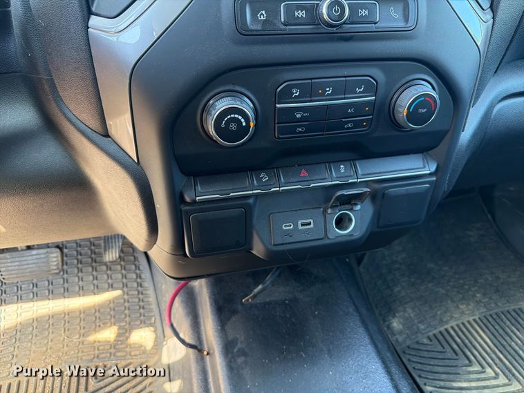 image for item YA4529 2022 Chevrolet Silverado 1500 Crew Cab pickup truck