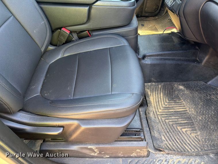 image for item YA4529 2022 Chevrolet Silverado 1500 Crew Cab pickup truck