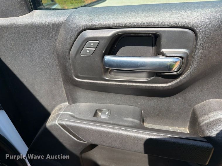 image for item YA4529 2022 Chevrolet Silverado 1500 Crew Cab pickup truck