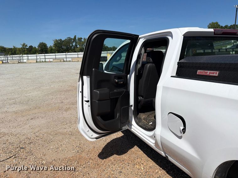 image for item YA4529 2022 Chevrolet Silverado 1500 Crew Cab pickup truck