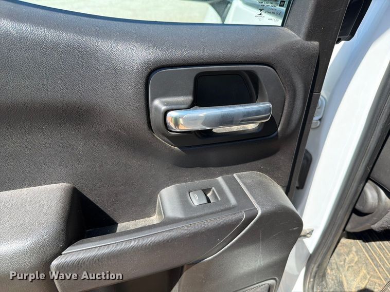 image for item YA4529 2022 Chevrolet Silverado 1500 Crew Cab pickup truck