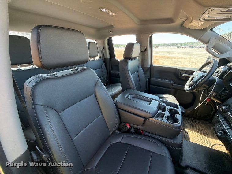 image for item YA4529 2022 Chevrolet Silverado 1500 Crew Cab pickup truck