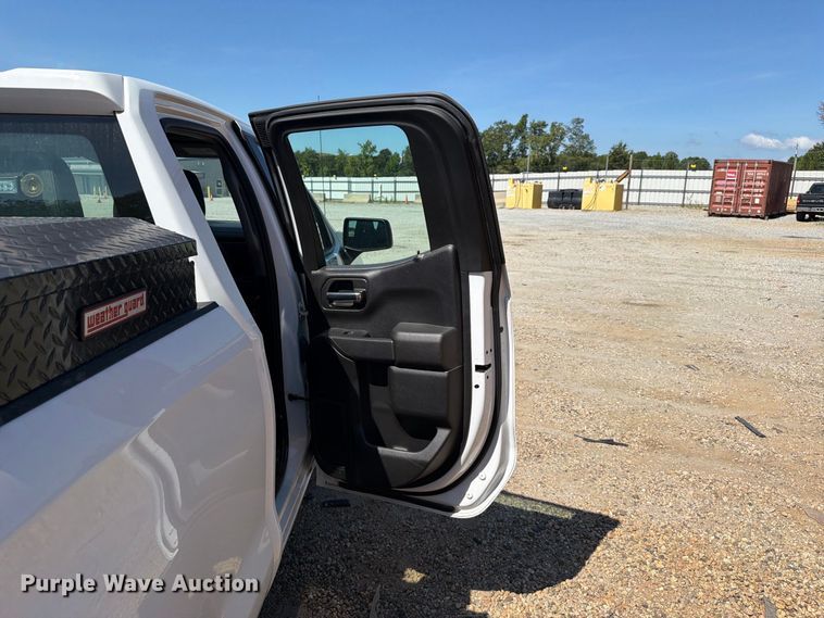 image for item YA4529 2022 Chevrolet Silverado 1500 Crew Cab pickup truck