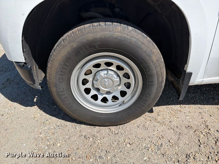 image for item YA4529 2022 Chevrolet Silverado 1500 Crew Cab pickup truck