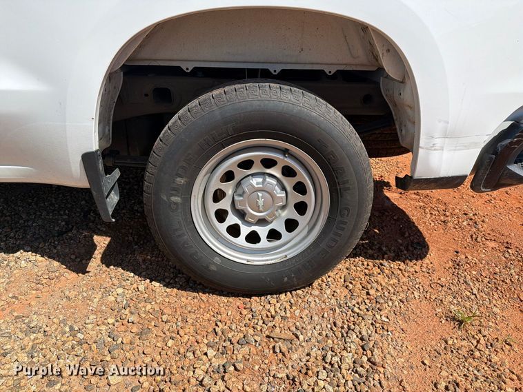 image for item YA4529 2022 Chevrolet Silverado 1500 Crew Cab pickup truck