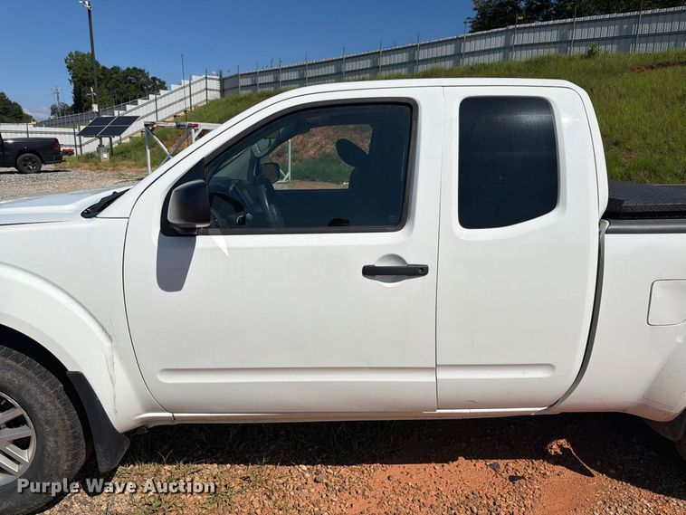 image for item YA4530 2020 Nissan Frontier Ext. Cab pickup truck