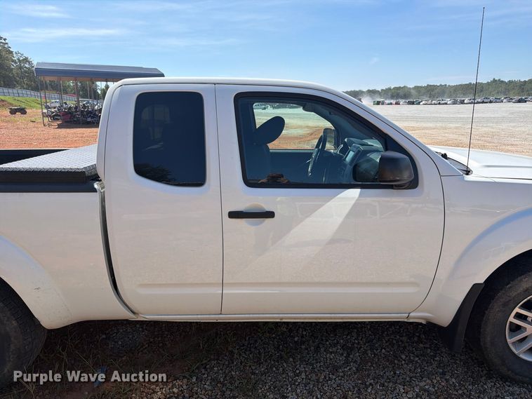 image for item YA4530 2020 Nissan Frontier Ext. Cab pickup truck