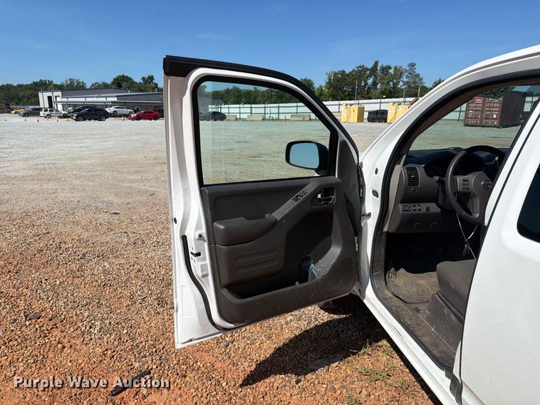 image for item YA4530 2020 Nissan Frontier Ext. Cab pickup truck