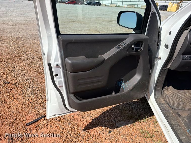 image for item YA4530 2020 Nissan Frontier Ext. Cab pickup truck