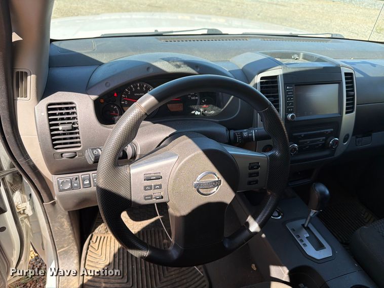 image for item YA4530 2020 Nissan Frontier Ext. Cab pickup truck