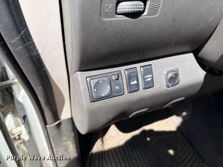 image for item YA4530 2020 Nissan Frontier Ext. Cab pickup truck
