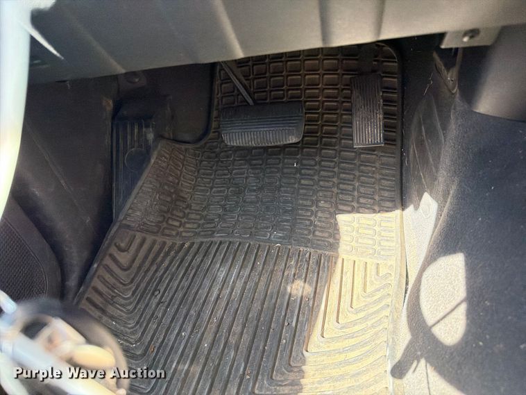 image for item YA4530 2020 Nissan Frontier Ext. Cab pickup truck