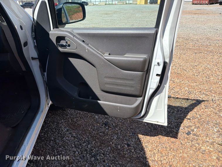 image for item YA4530 2020 Nissan Frontier Ext. Cab pickup truck