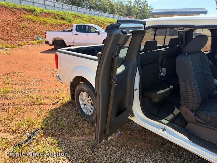 image for item YA4530 2020 Nissan Frontier Ext. Cab pickup truck