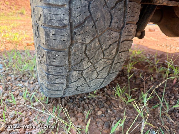 image for item YA4530 2020 Nissan Frontier Ext. Cab pickup truck