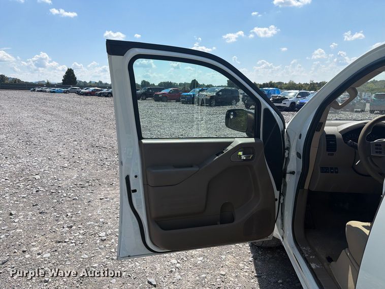 image for item YA4531 2016 Nissan Frontier Ext. Cab pickup truck